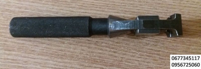 Тиски ручные т16 советские новые ,гост 28241-89, 7827-0055, 7827-0041, раскрытие губок не менее 4 и7 мм, м6,м8, тиски ручные часовые для миниатюрных работ , Тиски позволяют зажимать мелкий инструмент-сверла.метчики и.т.д., Тиски ручные, ювелирные. Длина -120 мм, ширина губок 15 мм.,метчикодержатель, jk[, Новые тиски ручные ювелирные (СССР)., ТИСКИ РУЧНЫЕ МЕТАЛЛИЧЕСКИЕ Т-16 АРМ, Губки имеют треугольную проточку для захвата инструмента (детали),